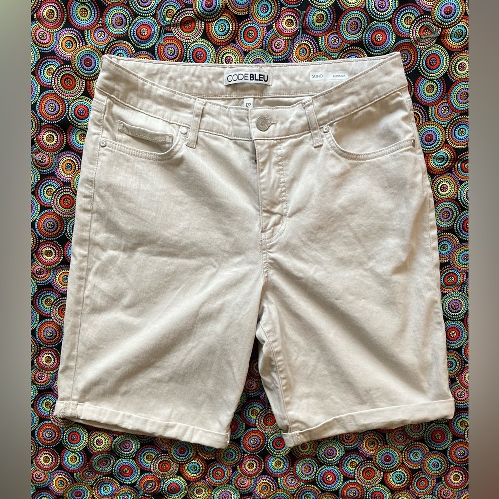 🌞Code Bleu Soho Bermuda EUC